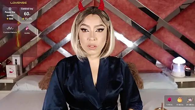 Lily Queen30 online show from February 13, 9:44 pm