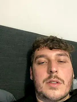 Snapshot of BigLee999 chatting on November 9, 6:39 pm BigLee999 online show from November 9, 6:39 pm