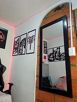 MIKE KILIANjs online show from December 18, 2:23 pm