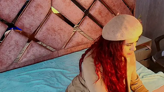 aprilrussell  online show from November 10, 1:10 pm