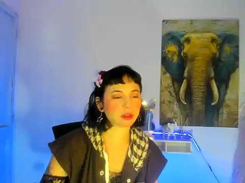 Hollysquirtx online show from November 7, 1:11 pm