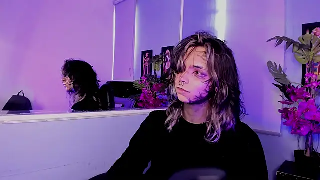 luxiel  online show from December 2, 8:04 pm