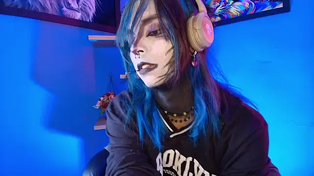 luxiel  online show from March 7, 11:24 pm