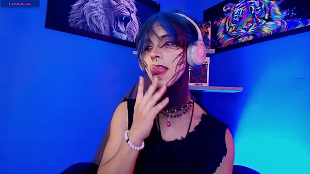 luxiel  online show from March 17, 10:46 pm