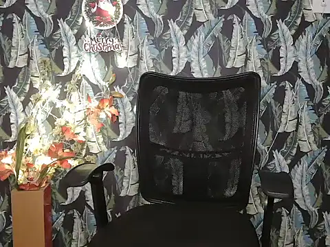 Snapshot of Sharon_873 chatting on February 15, 7:51 am Sharon 873 online show from February 15, 7:51 am