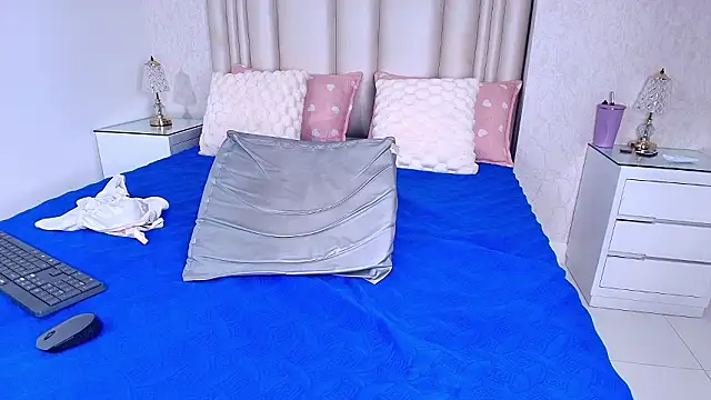 alanarose18 online show from February 6, 7:17 pm