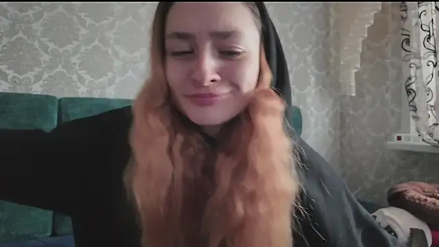 SweetLiaison online show from April 16, 6:03 am