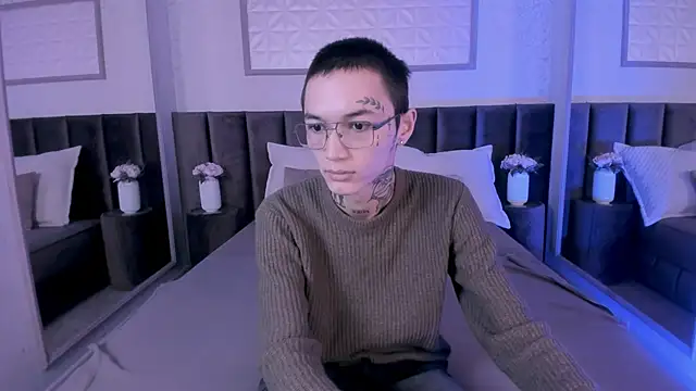 Snapshot of Ionarne chatting on November 8, 12:16 pm Ionarne online show from November 8, 12:16 pm