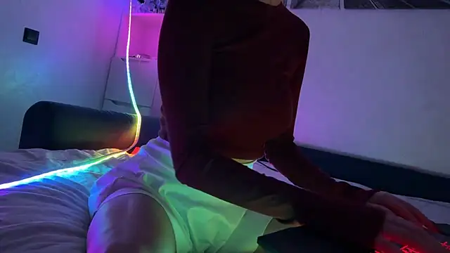 Snapshot of MollyLoveX chatting on March 21, 6:22 pm MollyLoveX online show from March 21, 6:22 pm