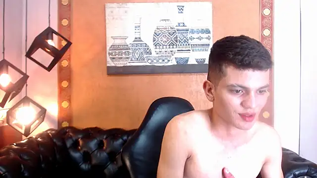 Lucian Mills online show from November 8, 11:25 pm