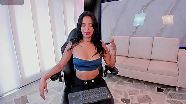 Saara Corraless online show from April 7, 6:52 pm