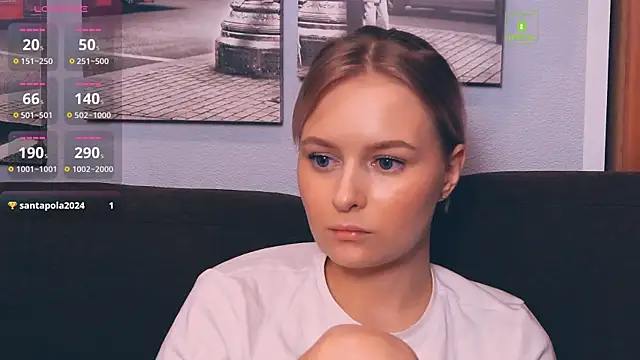 Snapshot of LunaAstra chatting on November 9, 3:54 pm LunaAstra online show from November 9, 3:54 pm