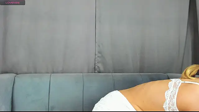 Monisees online show from November 16, 2:28 am