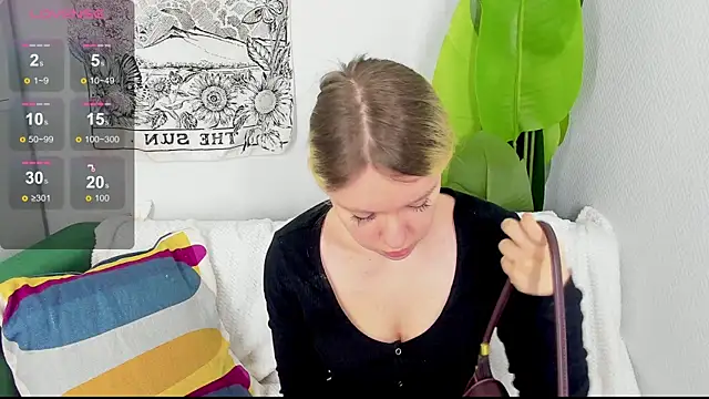 Monisees online show from January 19, 2:26 am