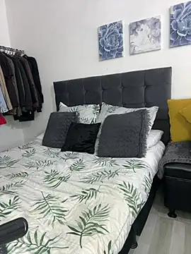 ariannawil online show from February 18, 9:55 pm