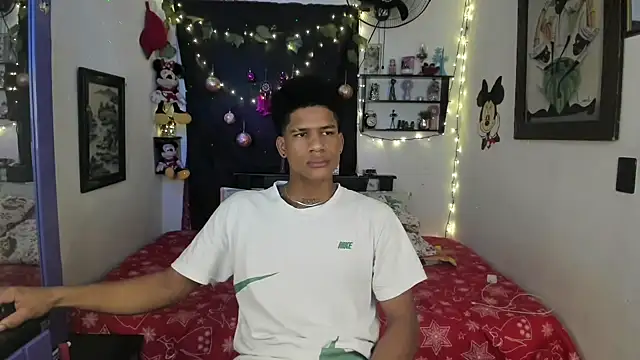 JUANBIGCOCK21CM online show from December 18, 9:21 pm