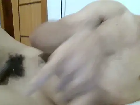 Delvin Hot  online show from November 7, 9:04 pm