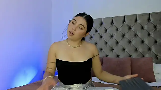 NikkiBotero online show from November 26, 5:36 pm