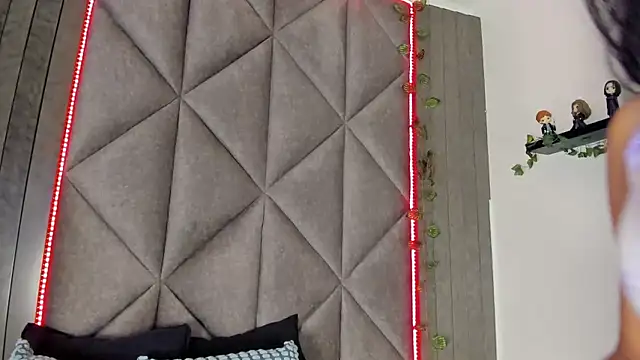 NicoletCherry   online show from January 15, 7:39 pm