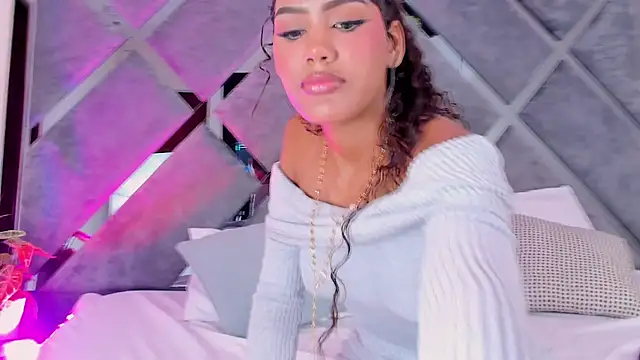 luciagray1 online show from December 20, 11:56 pm