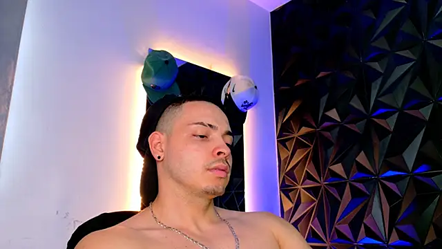 Maxwell Dupont online show from November 11, 9:48 pm