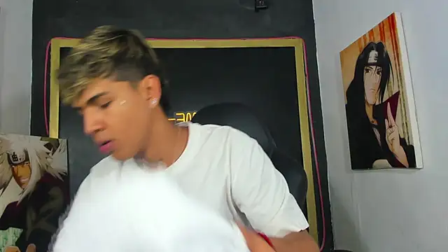 Timmy Kiing  online show from November 29, 8:01 pm