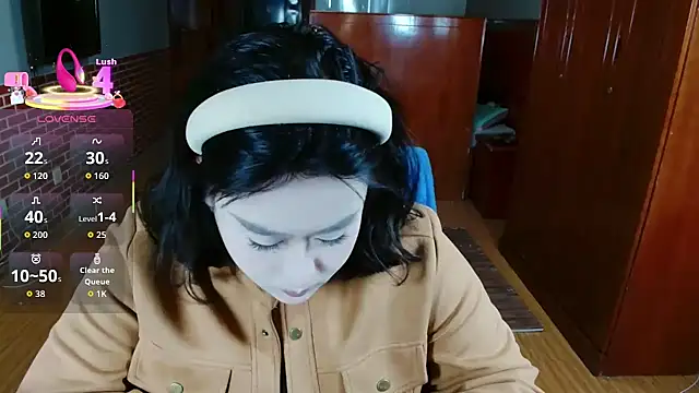 Snapshot of sallybing chatting on November 20, 1:06 am sallybing online show from November 20, 1:06 am