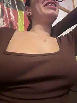 SCARLETT INK  online show from April 13, 2:50 am