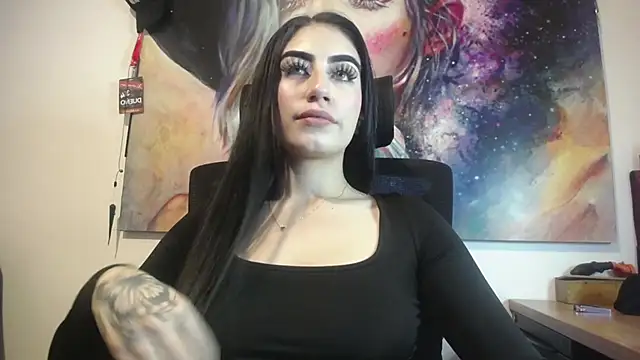 Snapshot of SCARLETT_INK_ chatting on May 18, 4:18 am SCARLETT INK online show from May 18, 4:18 am