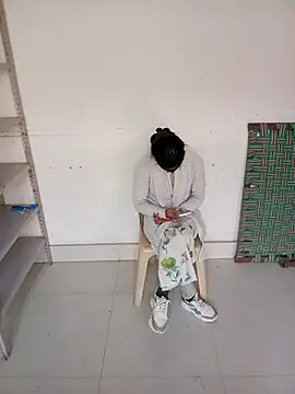 Snapshot of Sunita-collage chatting on November 19, 4:45 am Sunita-collage online show from November 19, 4:45 am