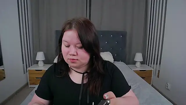 Snapshot of EvaNova_ chatting on November 26, 4:24 am EvaNova online show from November 26, 4:24 am