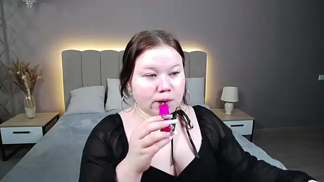 Snapshot of EvaNova_ chatting on November 28, 4:26 am EvaNova online show from November 28, 4:26 am