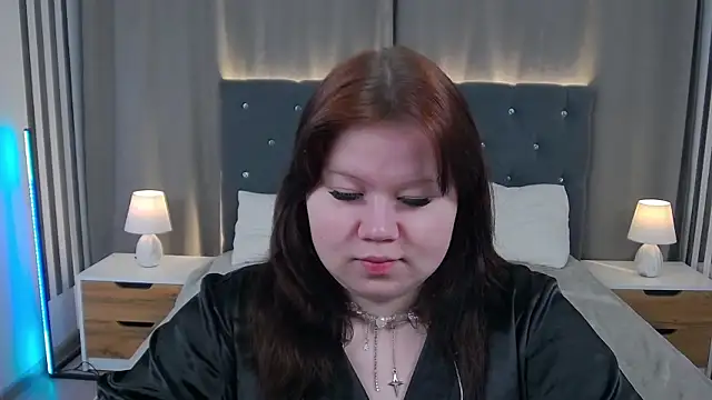 Snapshot of EvaNova_ chatting on February 7, 5:11 am EvaNova online show from February 7, 5:11 am