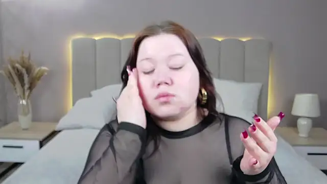 Snapshot of EvaNova_ chatting on March 1, 5:31 am EvaNova online show from March 1, 5:31 am