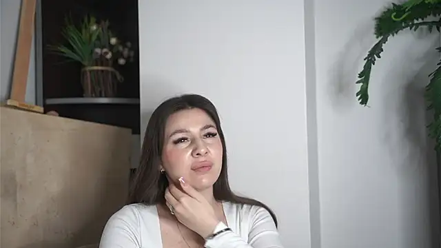 BrittanieBlunt online show from November 9, 4:00 am