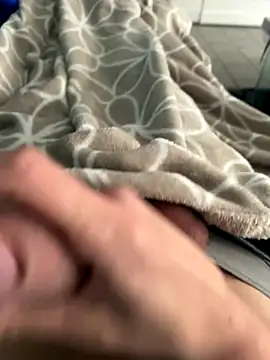 groschibre40100 online show from December 17, 1:17 pm