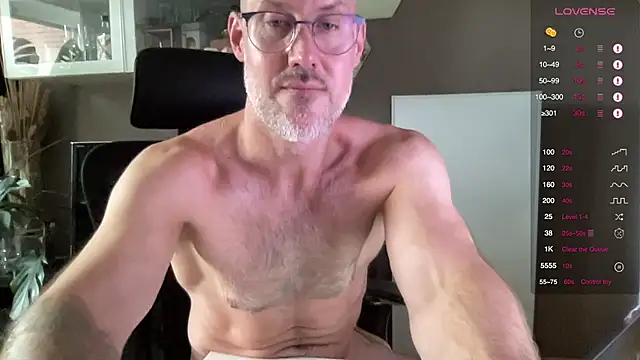 Snapshot of the_new_fit_rubinho chatting on July 8, 9:03 am the new fit rubinho online show from July 8, 9:03 am