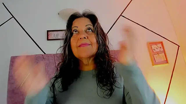 Snapshot of Victoriaa_Anderson chatting on January 8, 2:08 pm Victoriaa Anderson online show from January 8, 2:08 pm