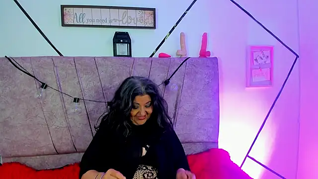 Snapshot of Victoriaa_Anderson chatting on February 19, 8:38 pm Victoriaa Anderson online show from February 19, 8:38 pm