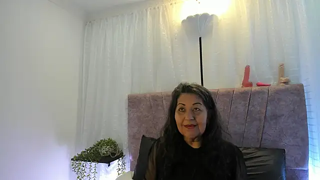 Victoriaa Anderson online show from March 30, 1:34 pm