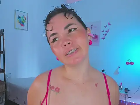 Snapshot of liana_sexy4u chatting on November 10, 1:54 pm liana sexy4u online show from November 10, 1:54 pm