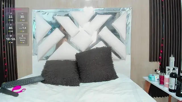 miiaferrer online show from January 8, 1:24 pm