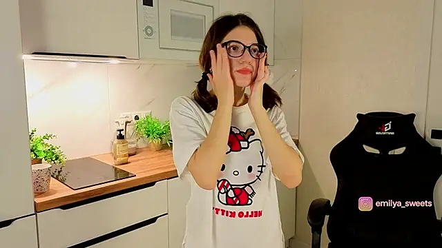 Snapshot of sweetsEmily chatting on December 14, 5:07 pm sweetsEmily online show from December 14, 5:07 pm