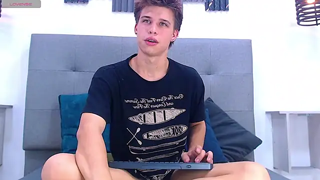 Liam York  online show from March 28, 7:24 pm