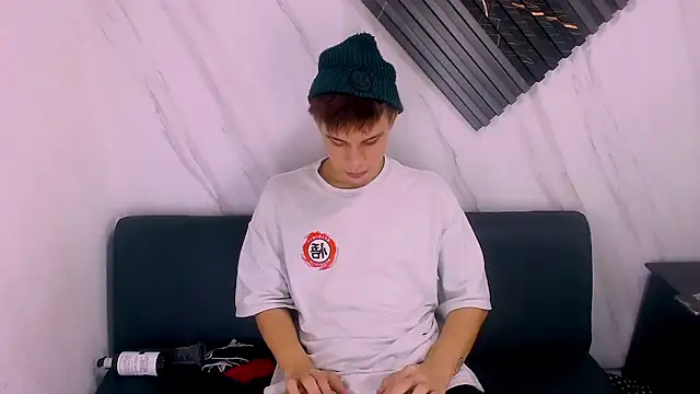 Liam York  online show from March 31, 3:52 am