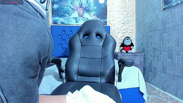 ElanGiraldo online show from May 6, 11:54 pm