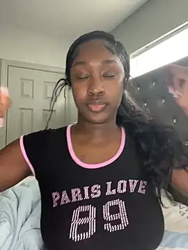 Snapshot of ToyaThick chatting on July 1, 6:07 pm ToyaThick online show from July 1, 6:07 pm