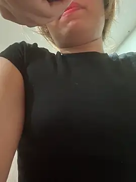 latinahorny11 online show from March 7, 6:21 am