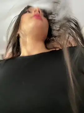 EmmiiGlow online show from February 13, 9:33 pm