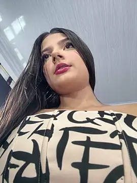 EmmiiGlow online show from February 18, 8:38 pm